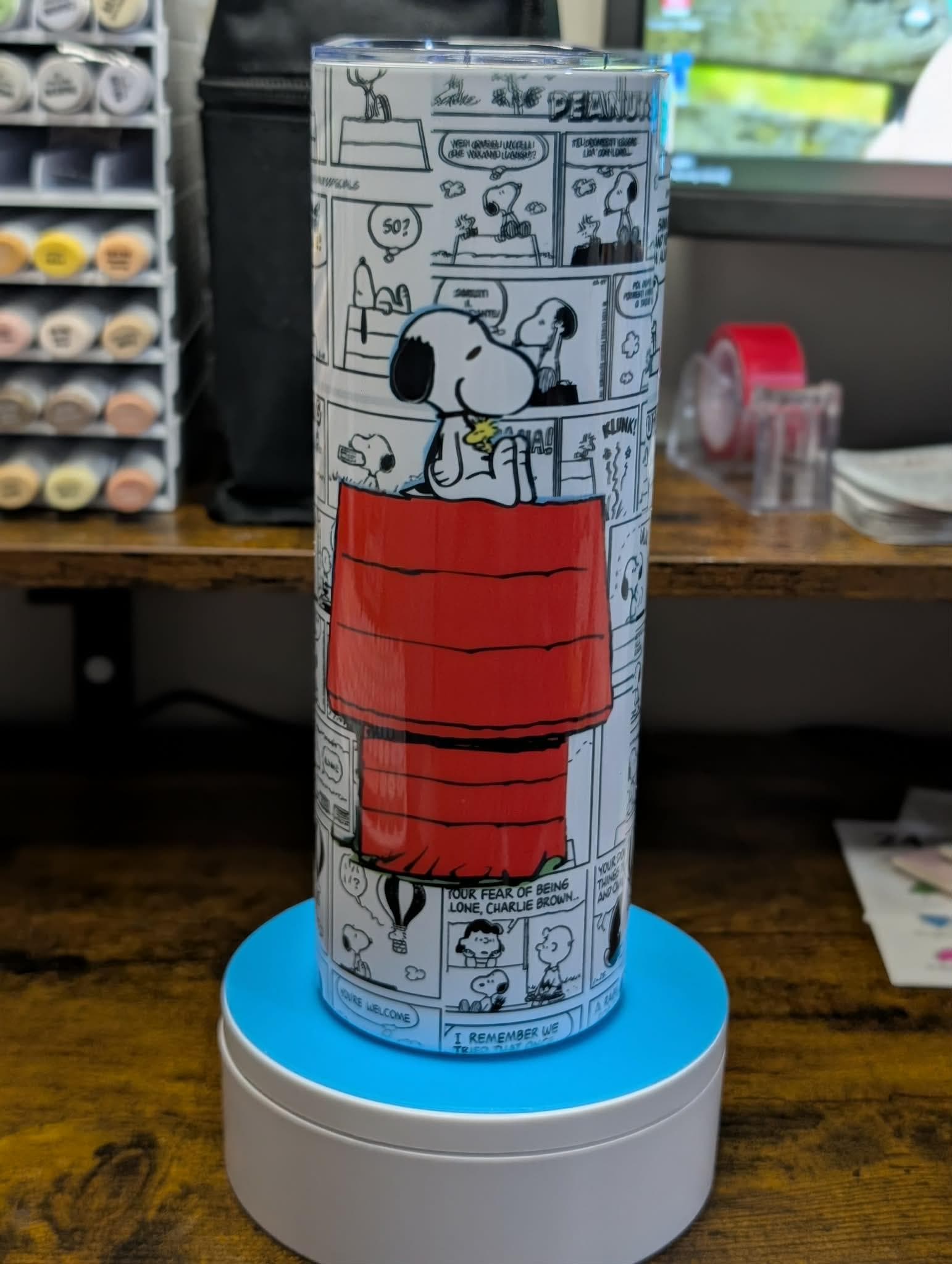 Peanuts Cartoon 20oz Tumbler, Snoopy Comic Design
