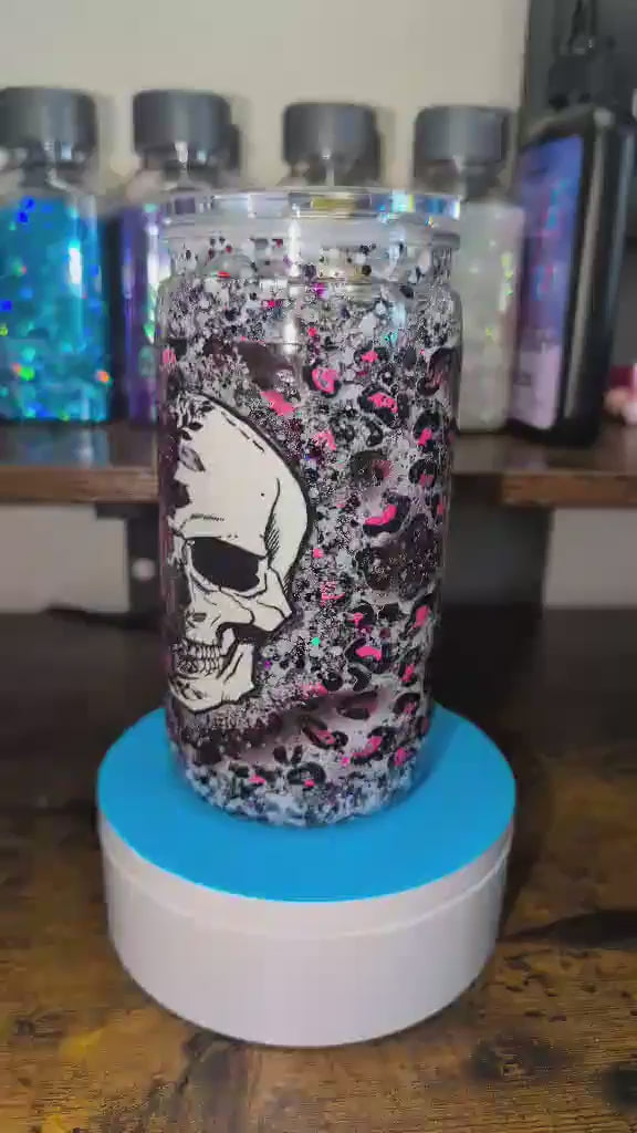 skull-roses-glitter-snow-globe-tumbler-in-action-video